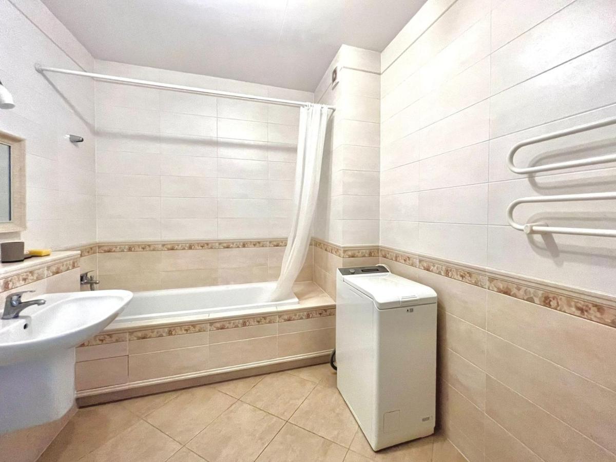 Apartment On Avenue Taikos 120 C Klaipėda Buitenkant foto